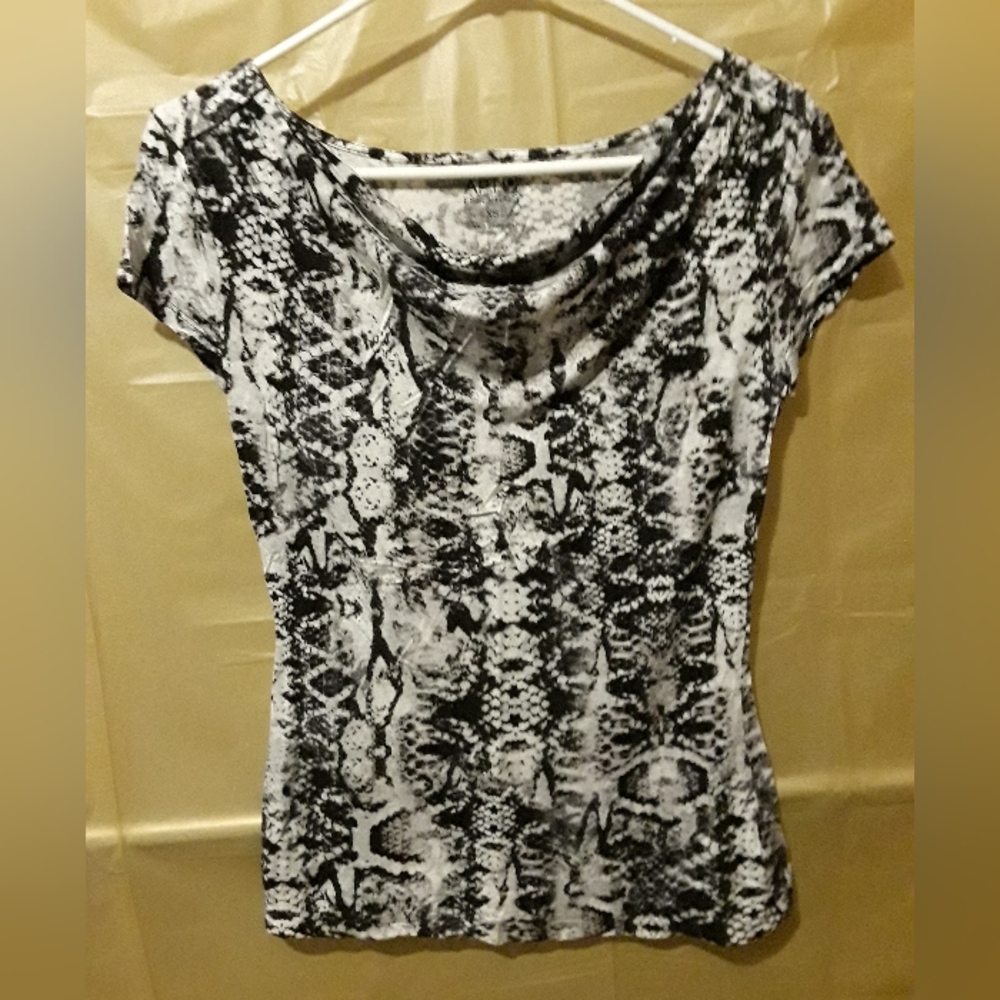 APT 9 Monochrome Patterned Short Sleeve Top